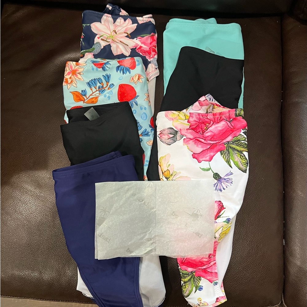 NWT ⭐️⭐️ Beachiss 7 ladies bikini bottoms! Never worn or tried on!